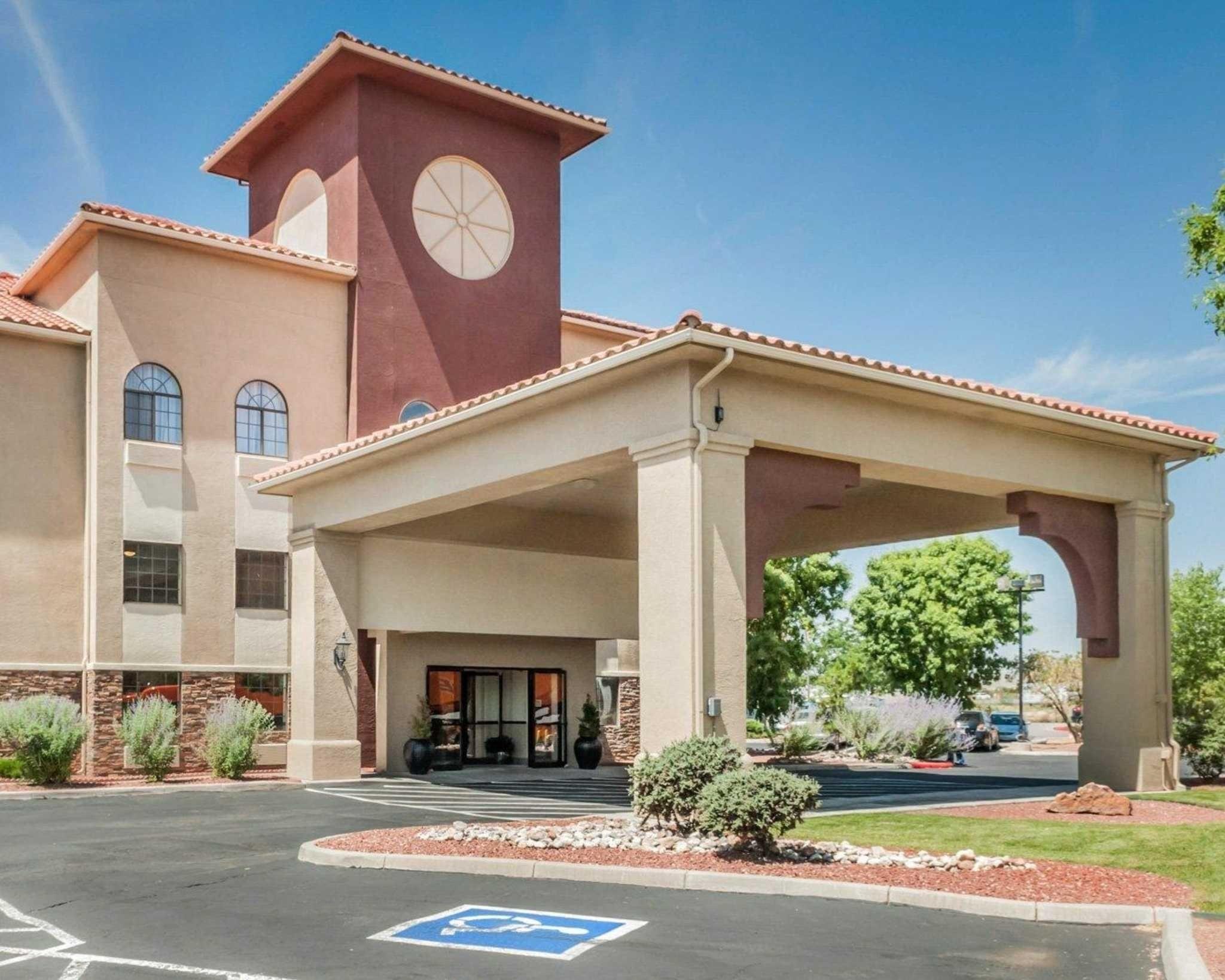 4 Budget Hotels Near New Mexico Museum of Natural History Worth Booking