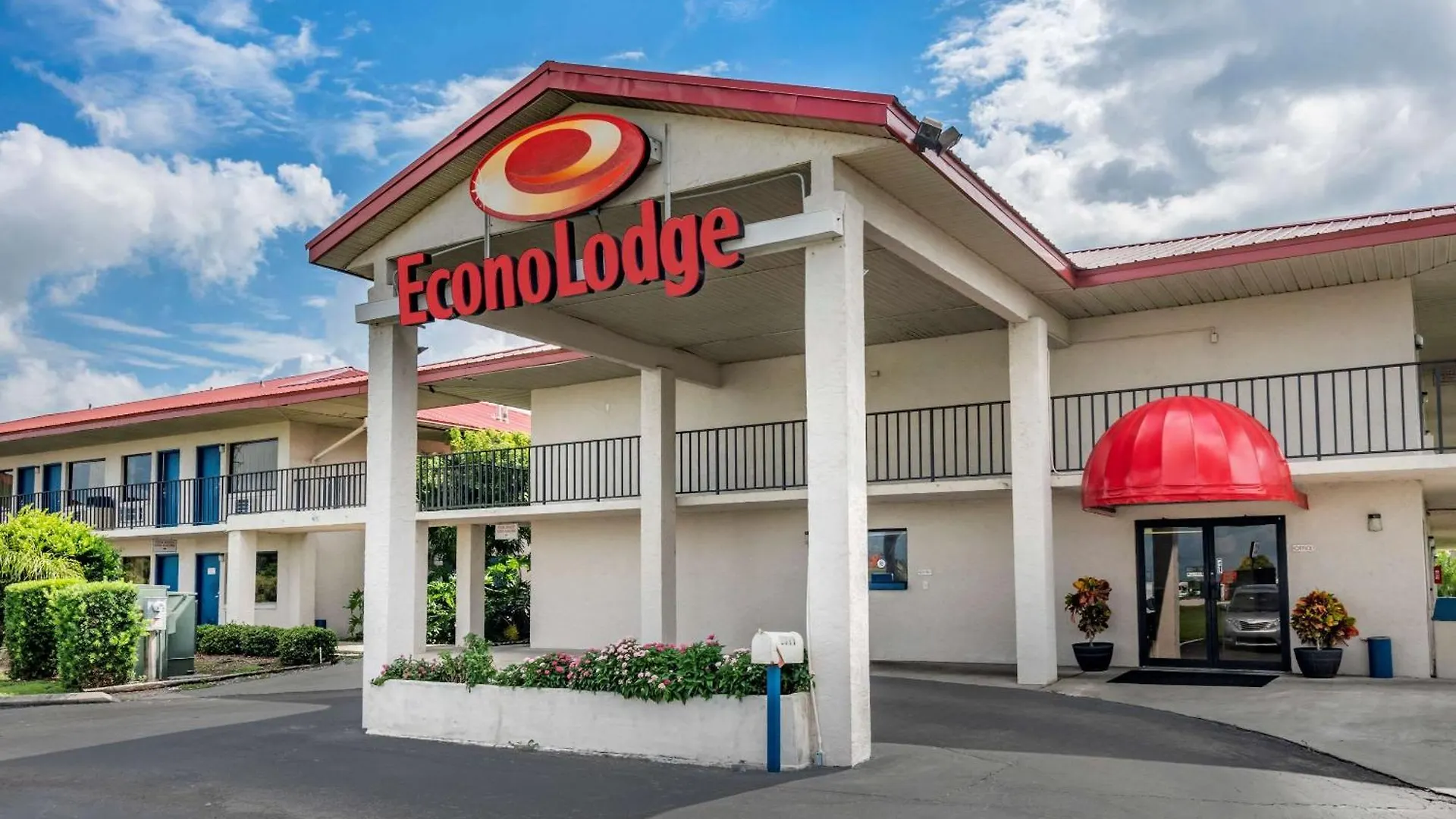 Where to Stay in South Florida: 4 Best Leisure Hotels
